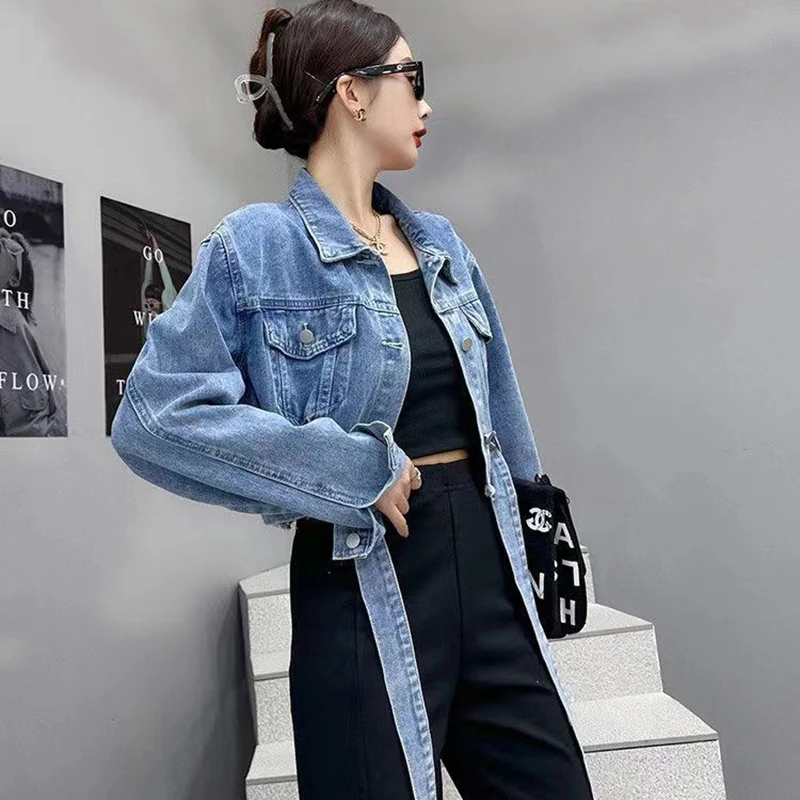 Short High Waist Denim Jackets Women Outwear New Spring Autumn 2025 Loose Belt Design Korean Joker Single-Breasted Jeans Jacket
Short High Waist Denim Jackets Women Outwear New Spring Autumn 2025 Loose Belt Design Korean Joker Single-Breasted Jeans Jacket