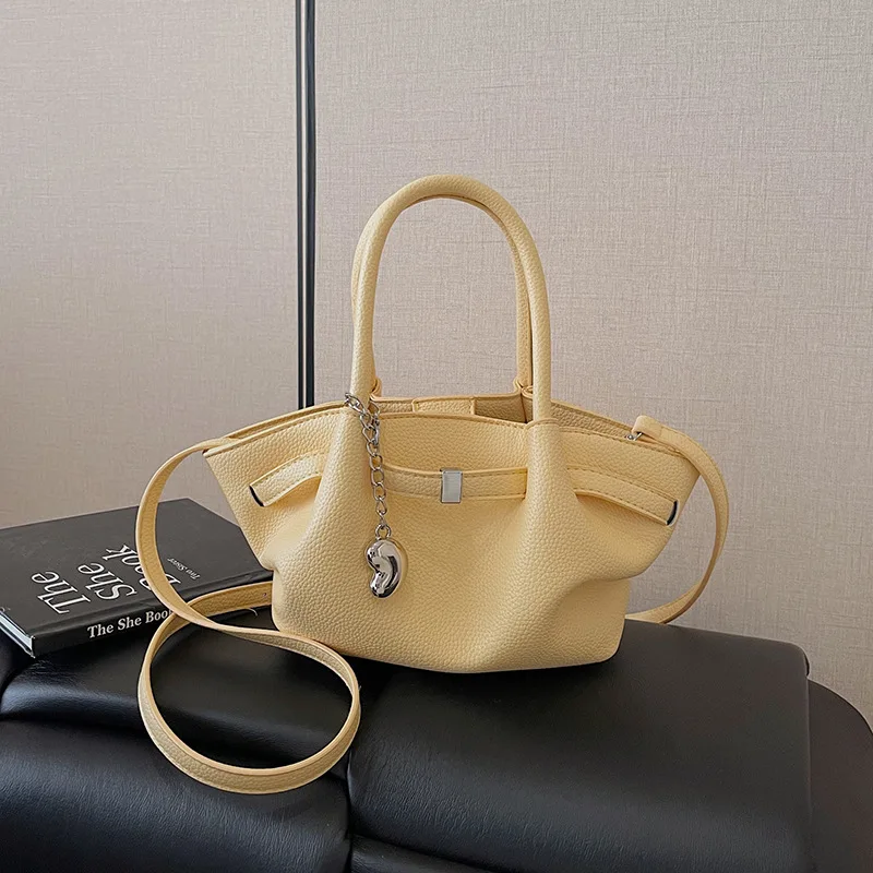 French Minimalist Handbag Women's Summer Casual Tote Shoulder Bag Stylish Versatile Crossbody Purse Trendy Chic Office Commute
French Minimalist Handbag Women's Summer Casual Tote Shoulder Bag Stylish Versatile Crossbody Purse Trendy Chic Office Commute