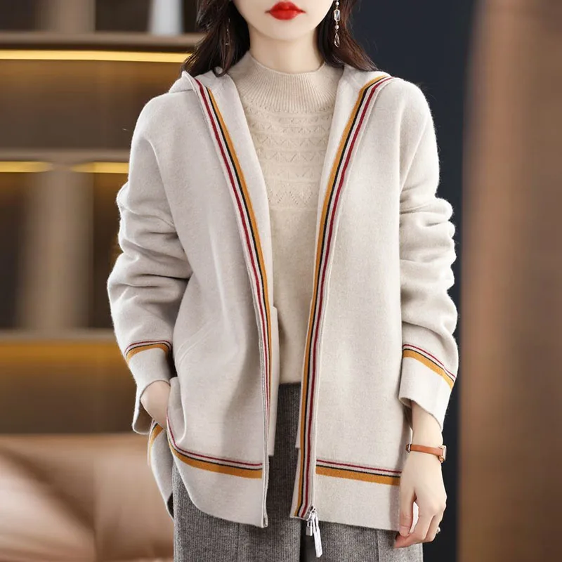 2023 New Autumn Winter Fashion Knit Women Woollen Overcoat Stripe Casual Loose Coat Hooded Thicken Warm Zipper Female Jacket
2023 New Autumn Winter Fashion Knit Women Woollen Overcoat Stripe Casual Loose Coat Hooded Thicken Warm Zipper Female Jacket