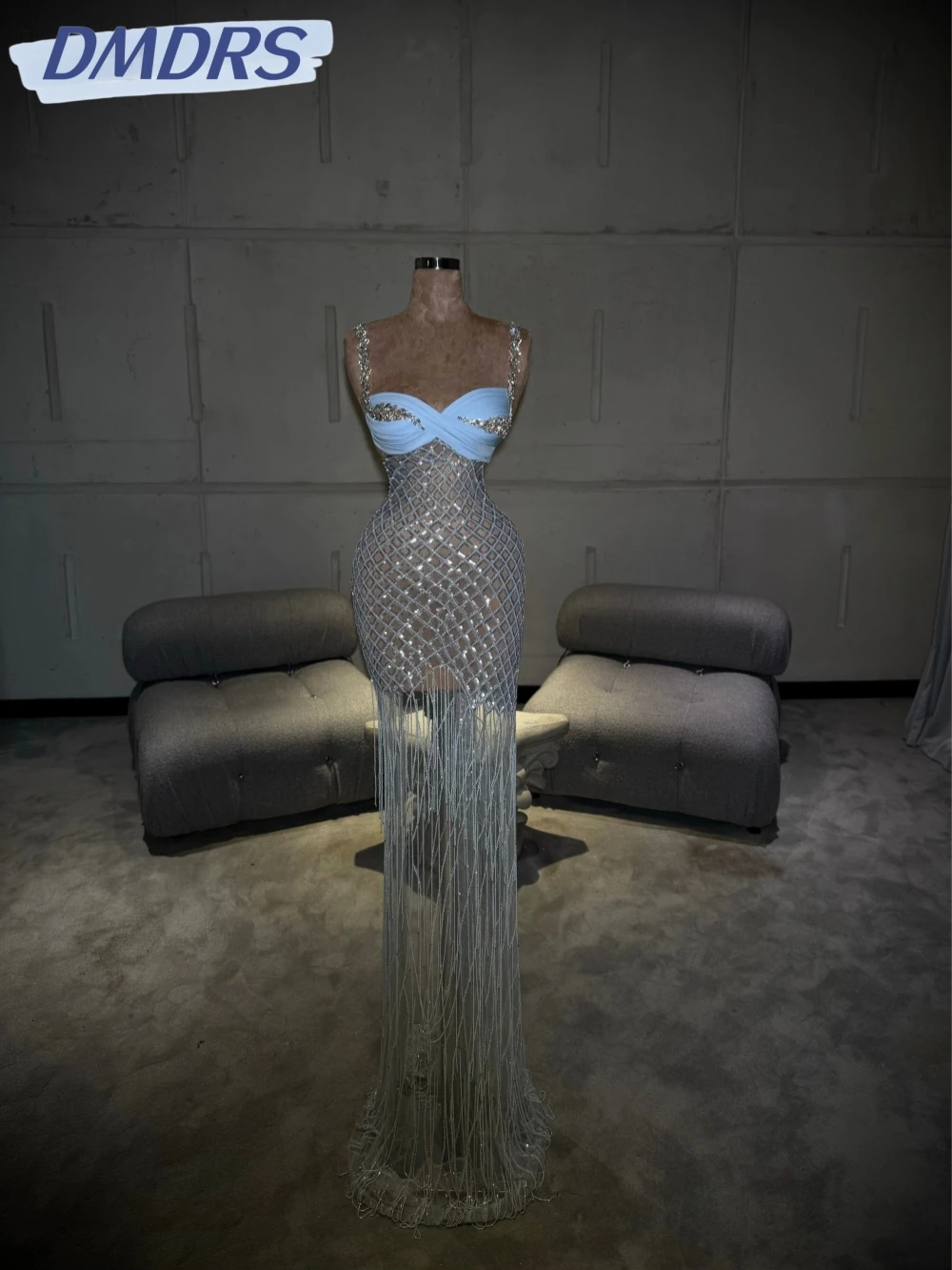 New Silver Beaded Crystal Long Evening Dress Thin Straps Sweetheart Neck Wedding Party Gown Customized Illusion Prom Dresses
New Silver Beaded Crystal Long Evening Dress Thin Straps Sweetheart Neck Wedding Party Gown Customized Illusion Prom Dresses