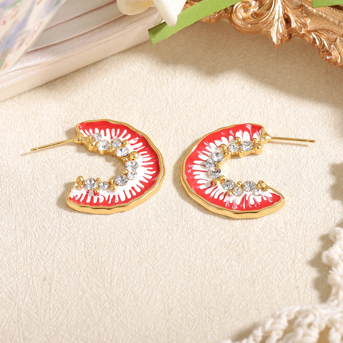 Vintage Irregular C Shape Enamel Hoop Earrings for Women Luxury Black Red Drip Oil Rhinestone Stud Earrings Gothic Punk Jewelry
Vintage Irregular C Shape Enamel Hoop Earrings for Women Luxury Black Red Drip Oil Rhinestone Stud Earrings Gothic Punk Jewelry
