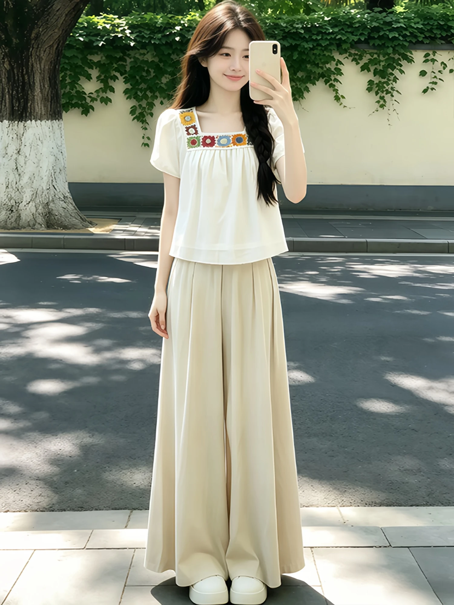 Artistic Style Short Sleeve Embroidered Shirt And Casual Pants Two Piece Set Women's Fashion Spring Summer Collection
Artistic Style Short Sleeve Embroidered Shirt And Casual Pants Two Piece Set Women's Fashion Spring Summer Collection