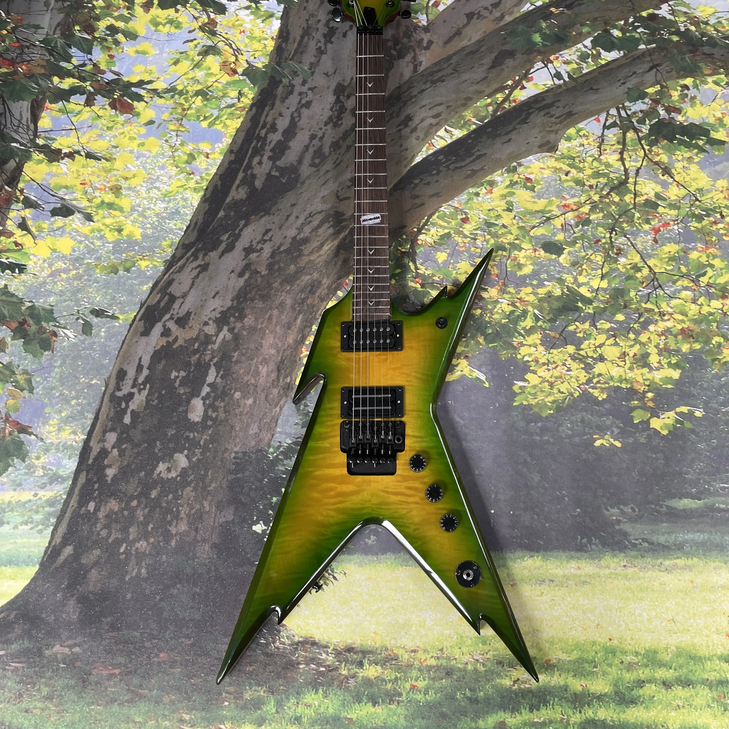Green and yellow gradient electric guitar, rosewood fingerboard and black hardware guitars, professional performance guitarra
Green and yellow gradient electric guitar, rosewood fingerboard and black hardware guitars, professional performance guitarra