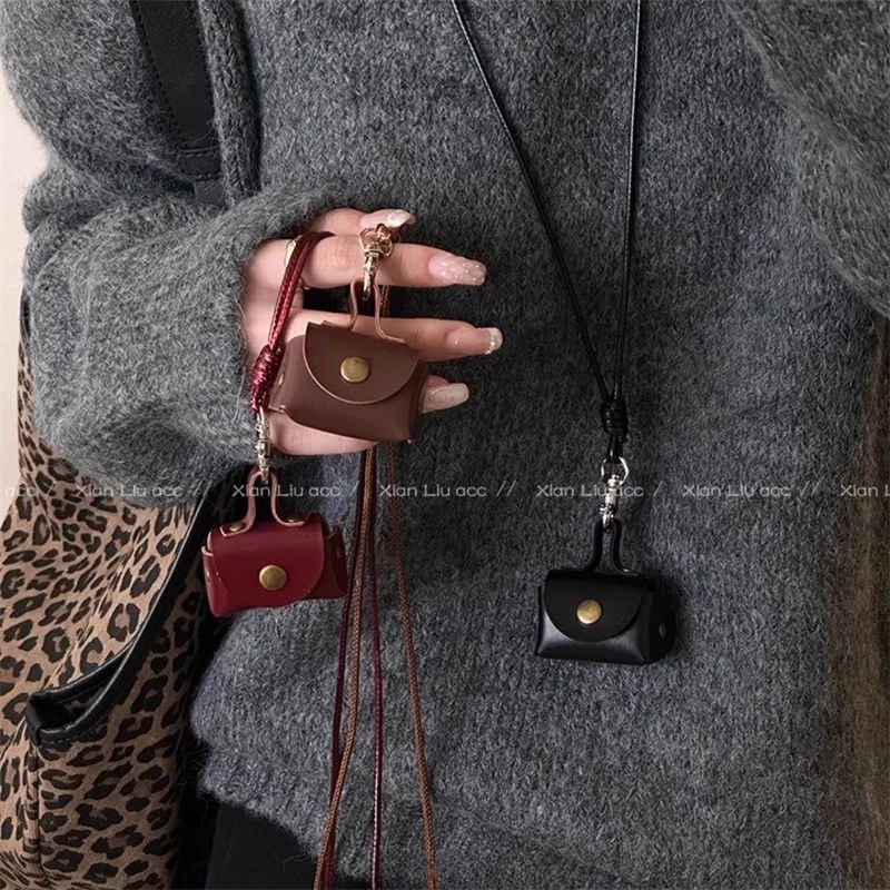Leopard Print Leather Coin Purse Mini Storage Bag Pouch Long Neck Autumn and Winter Sweater Chain Accessory Gift
Leopard Print Leather Coin Purse Mini Storage Bag Pouch Long Neck Autumn and Winter Sweater Chain Accessory Gift