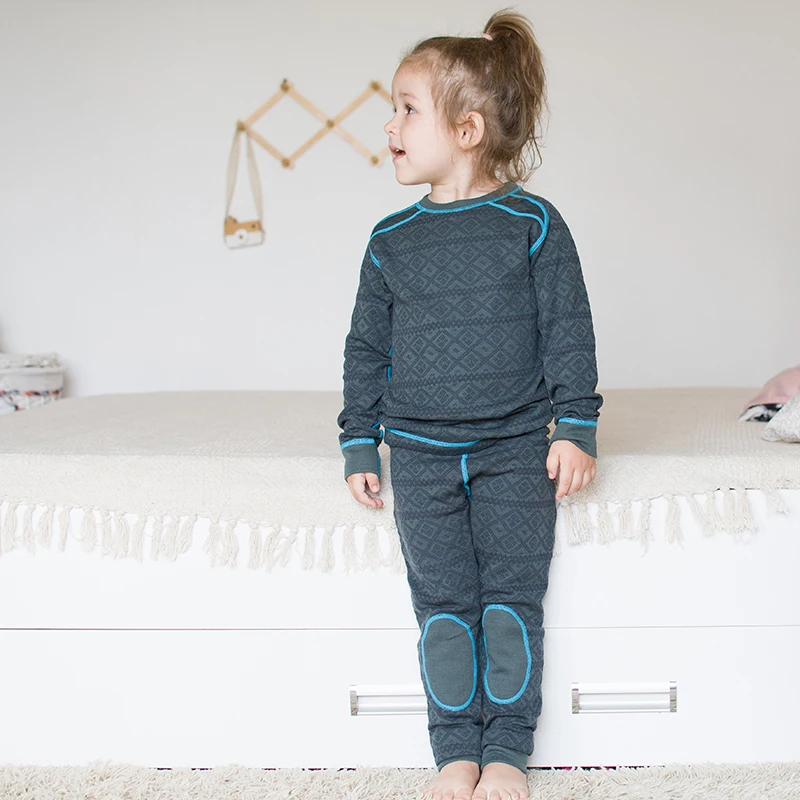 Merino wool kids thermal underwear set Sports Quick dry Top shirt pants of boys girls children long johns 250GSM
Merino wool kids thermal underwear set Sports Quick dry Top shirt pants of boys girls children long johns 250GSM