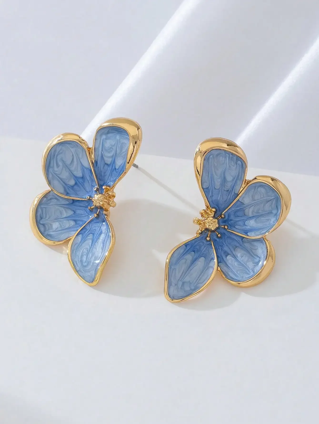 1 Pair Hand-Painted Enamel Lightweight Golden Drop Earrings, Perfect Gift For Daily, Birthday, Mother's Day, Girlfriend
1 Pair Hand-Painted Enamel Lightweight Golden Drop Earrings, Perfect Gift For Daily, Birthday, Mother's Day, Girlfriend