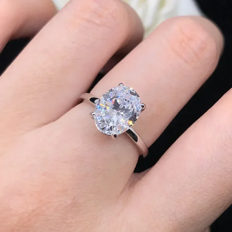 High-end Solid White Gold Platinum PT950 Four claws simple fashion egg-shaped diamond ring moissanite ring women's wedding ring
High-end Solid White Gold Platinum PT950 Four claws simple fashion egg-shaped diamond ring moissanite ring women's wedding ring