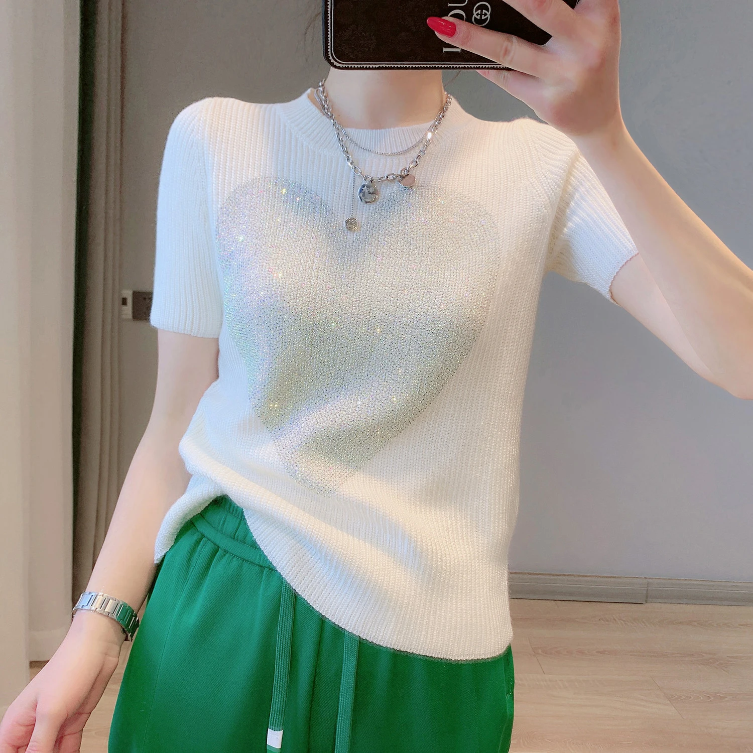 Women Knitted Sweater T shirt 2022 Spring Summer New Thick Needle Hot Drill Heart Short-sleeved Sweater Tops Tee
Women Knitted Sweater T shirt 2022 Spring Summer New Thick Needle Hot Drill Heart Short-sleeved Sweater Tops Tee