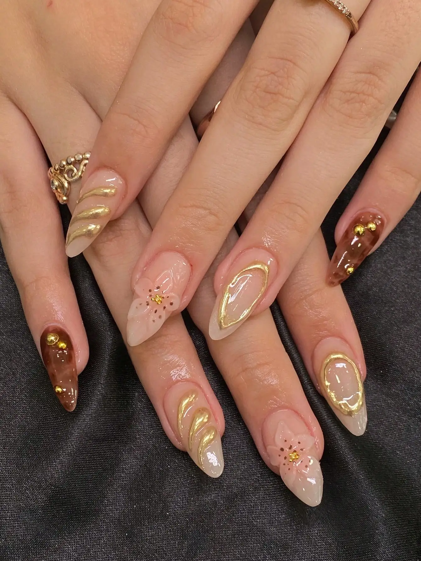 24Pcs Almond 3D Floral Pearl French Tip Press On Nails with Jelly Gel Nail File for Women Daily Party Manicure
24Pcs Almond 3D Floral Pearl French Tip Press On Nails with Jelly Gel Nail File for Women Daily Party Manicure