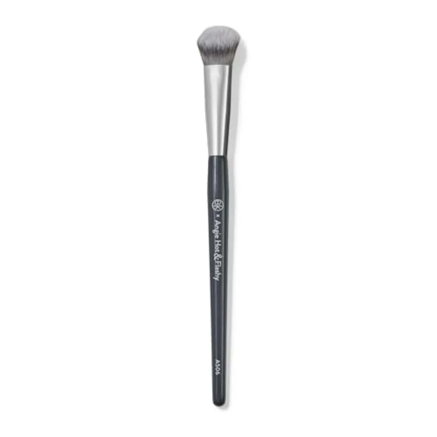 BRUSHES - ANGIE HOT and FLASHY A506 CONCEALER - Viral "Kitten Paw" Face Brush - Under-Eye Concealing and Contouring - Makeup Br
BRUSHES - ANGIE HOT and FLASHY A506 CONCEALER - Viral "Kitten Paw" Face Brush - Under-Eye Concealing and Contouring - Makeup Br