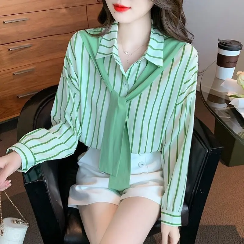 Модные полосатые рубашки из двух предметов на шнуровке с лацканами, женская одежда, весна 2023, новые свободные универсальные топы, повседневные блузки
Модные полосатые рубашки из двух предметов на шнуровке с лацканами, женская одежда, весна 2023, новые свободные универсальные топы, повседневные блузки