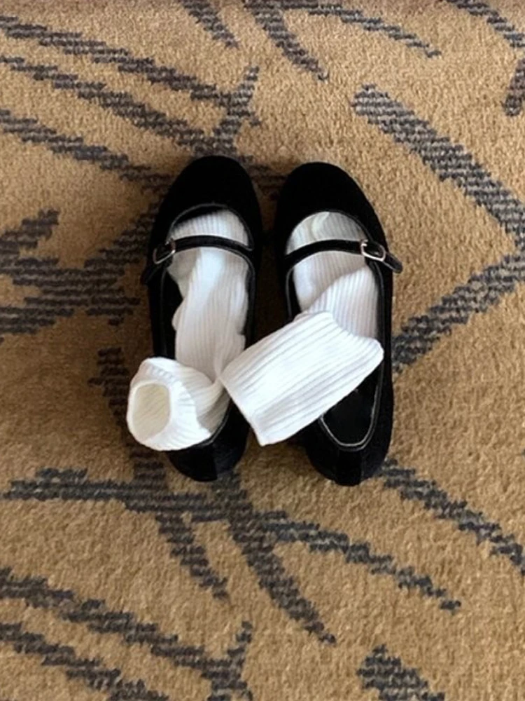 Handmade Velvet Flat Bottom Mary Jane Retro Style Women's Single Shoes Fashionable All-Match Slip-On Classic Blogger Style
Handmade Velvet Flat Bottom Mary Jane Retro Style Women's Single Shoes Fashionable All-Match Slip-On Classic Blogger Style