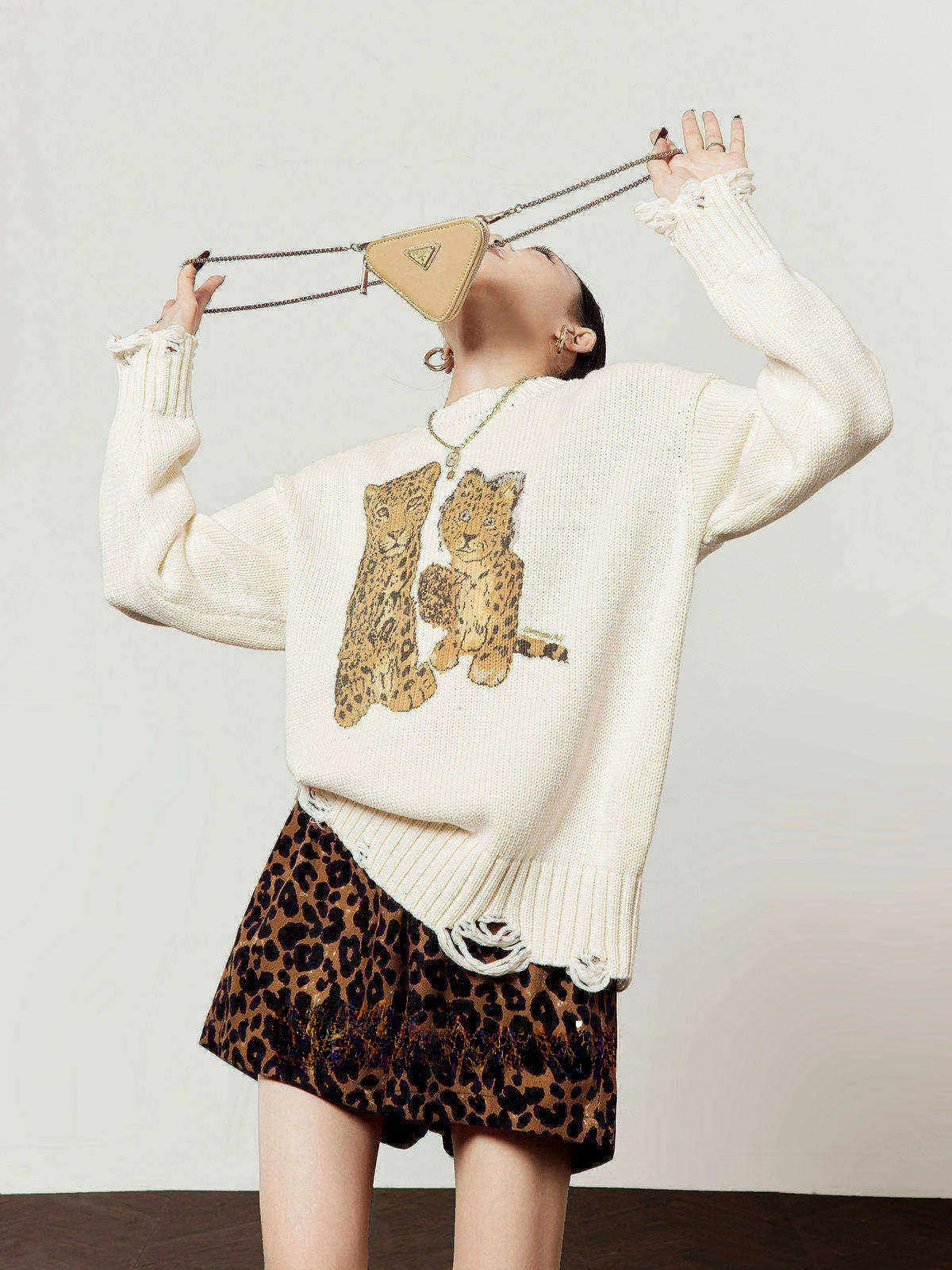 Abstract Mosaic White Casual Loose Knitted Sweater for Women Spring 2026 New Arrival Comfortable Long Sleeve Mid-Length Sweater
Abstract Mosaic White Casual Loose Knitted Sweater for Women Spring 2026 New Arrival Comfortable Long Sleeve Mid-Length Sweater