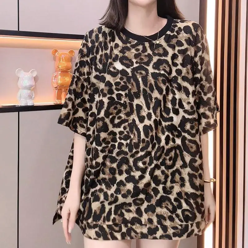 Retro Leopard Print Short-sleeved T-shirt for Women in Summer Lazy Style Loose Half-sleeved Top
Retro Leopard Print Short-sleeved T-shirt for Women in Summer Lazy Style Loose Half-sleeved Top