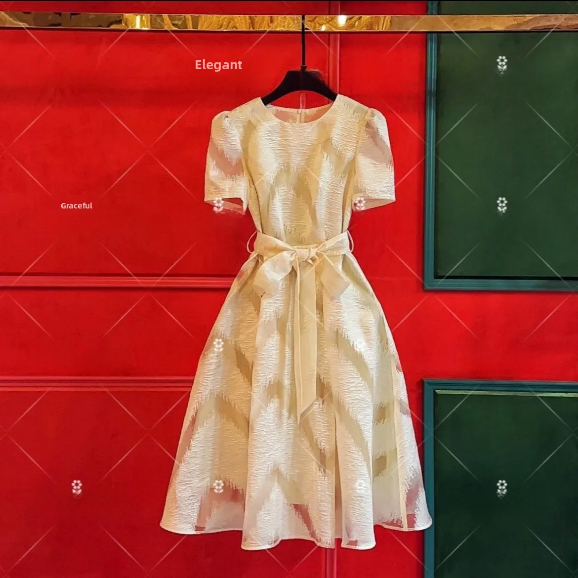 Летняя футболка для похудения Dr, изысканная легкая роскошная китайская модная женская футболка из полиэфирного волокна 00%
Летняя футболка для похудения Dr, изысканная легкая роскошная китайская модная женская футболка из полиэфирного волокна 00%