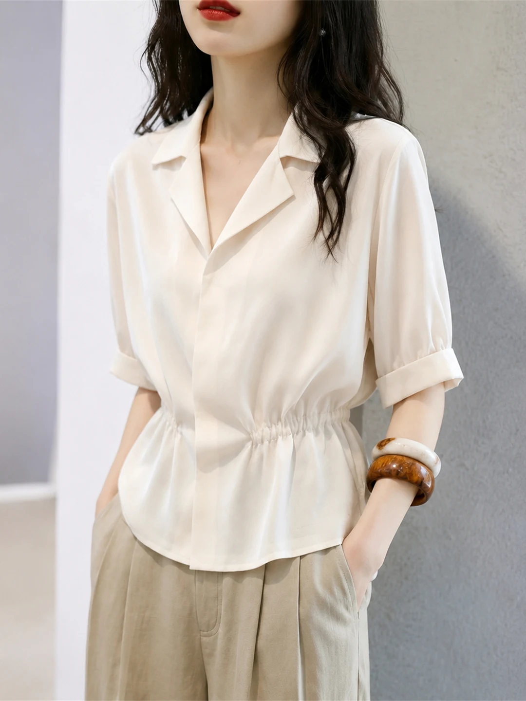 Elegant Style Versatile Shirt Summer Slimming Sun Protection Commute Casual Shirt Small Top Women's Fashion Premium Feeling
Elegant Style Versatile Shirt Summer Slimming Sun Protection Commute Casual Shirt Small Top Women's Fashion Premium Feeling