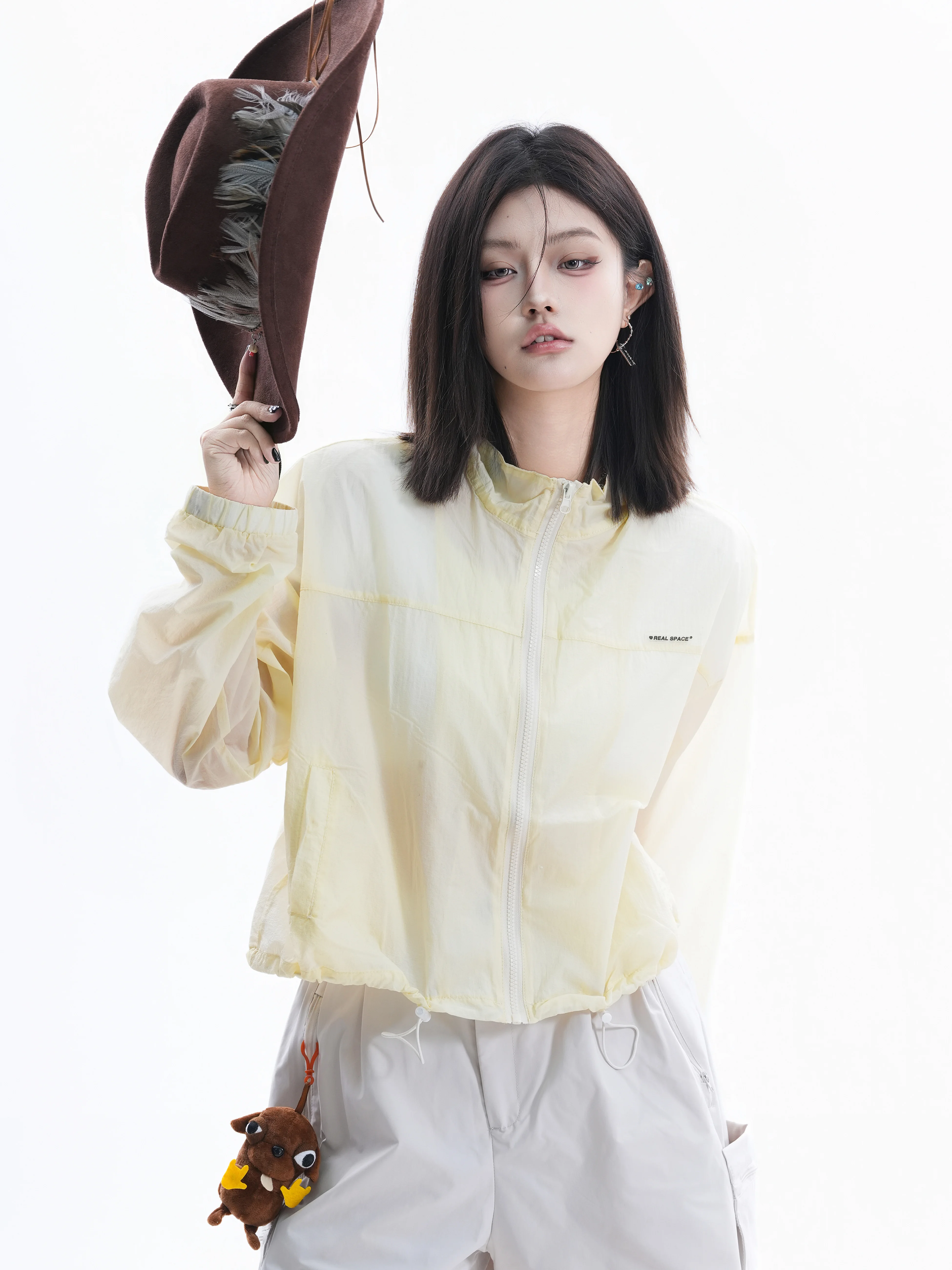 American Style Short Sleeve Women's Loose Fit Sun Protection Coat Couple Drawstring Stand Collar Pullover Polyester Fiber
American Style Short Sleeve Women's Loose Fit Sun Protection Coat Couple Drawstring Stand Collar Pullover Polyester Fiber