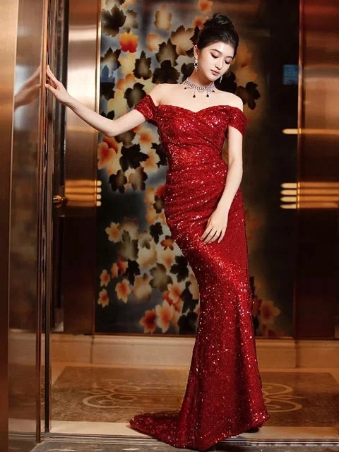Luxury Burgundy Wedding Dresses Off The Shoulder Sequined Floor Length Ribbon Backless Bridal Gown vestido de noiva customsized
Luxury Burgundy Wedding Dresses Off The Shoulder Sequined Floor Length Ribbon Backless Bridal Gown vestido de noiva customsized