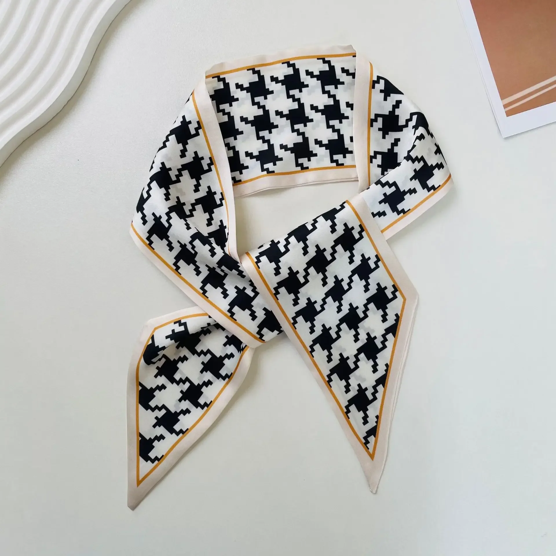 Hot sales Women Scarf lady Wraps Elegant Floral Dot Spring Summer silk scarves square Head Neck Hair Tie Band Neckerchief skinny
Hot sales Women Scarf lady Wraps Elegant Floral Dot Spring Summer silk scarves square Head Neck Hair Tie Band Neckerchief skinny