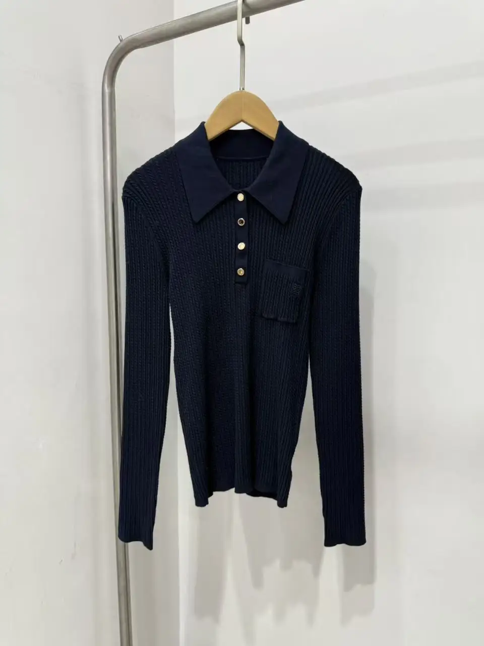 Women Front Buttons Twisted Sweater Autumn 2025 Solid Color Long Sleeve Turn-down Collar Casual Slim Knitted Pullover
Women Front Buttons Twisted Sweater Autumn 2025 Solid Color Long Sleeve Turn-down Collar Casual Slim Knitted Pullover