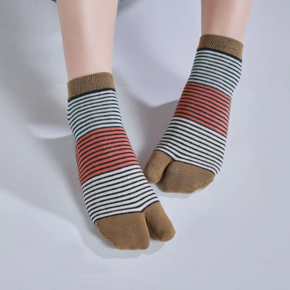 3Pairs Stripe Two Toe Tube Socks Breathable Anti Slip Toe Short Calf Socks Sweat Absorption Hosiery Toe Separator Socks Women
3Pairs Stripe Two Toe Tube Socks Breathable Anti Slip Toe Short Calf Socks Sweat Absorption Hosiery Toe Separator Socks Women