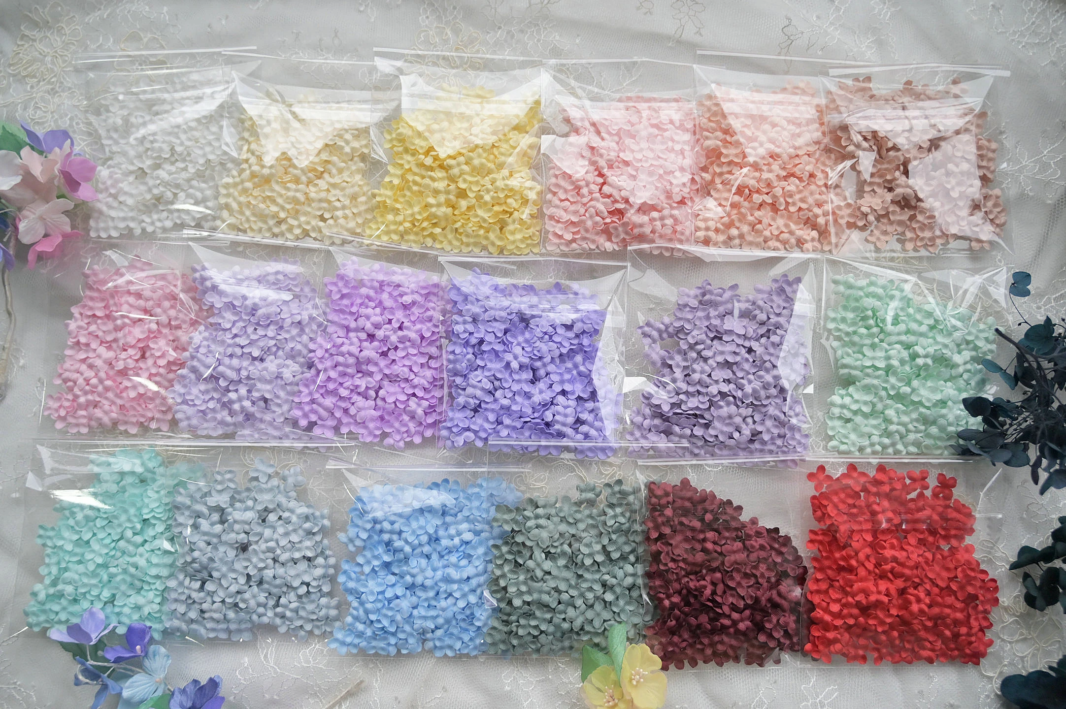 200 шт./упак. атласное плиссированное свадебное платье с лепестками, головные уборы. кукольное платье горячего прессования, формирующий материал, колокольчик, орхидея, 3D тканевые лепестки
200 шт./упак. атласное плиссированное свадебное платье с лепестками, головные уборы. кукольное платье горячего прессования, формирующий материал, колокольчик, орхидея, 3D тканевые лепестки