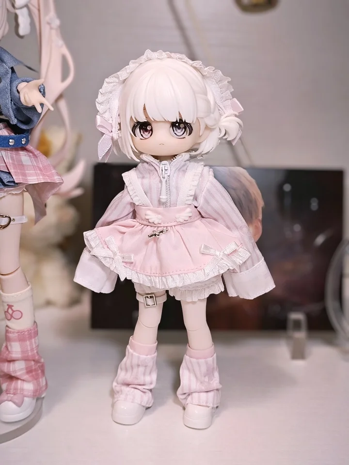 Одежда для кукол BJD 1/12, стиль Sweetheart Resuscitation, повседневная серия, комплект одежды для кукол OB11, аксессуары для нарядов для девочек.
Одежда для кукол BJD 1/12, стиль Sweetheart Resuscitation, повседневная серия, комплект одежды для кукол OB11, аксессуары для нарядов для девочек.