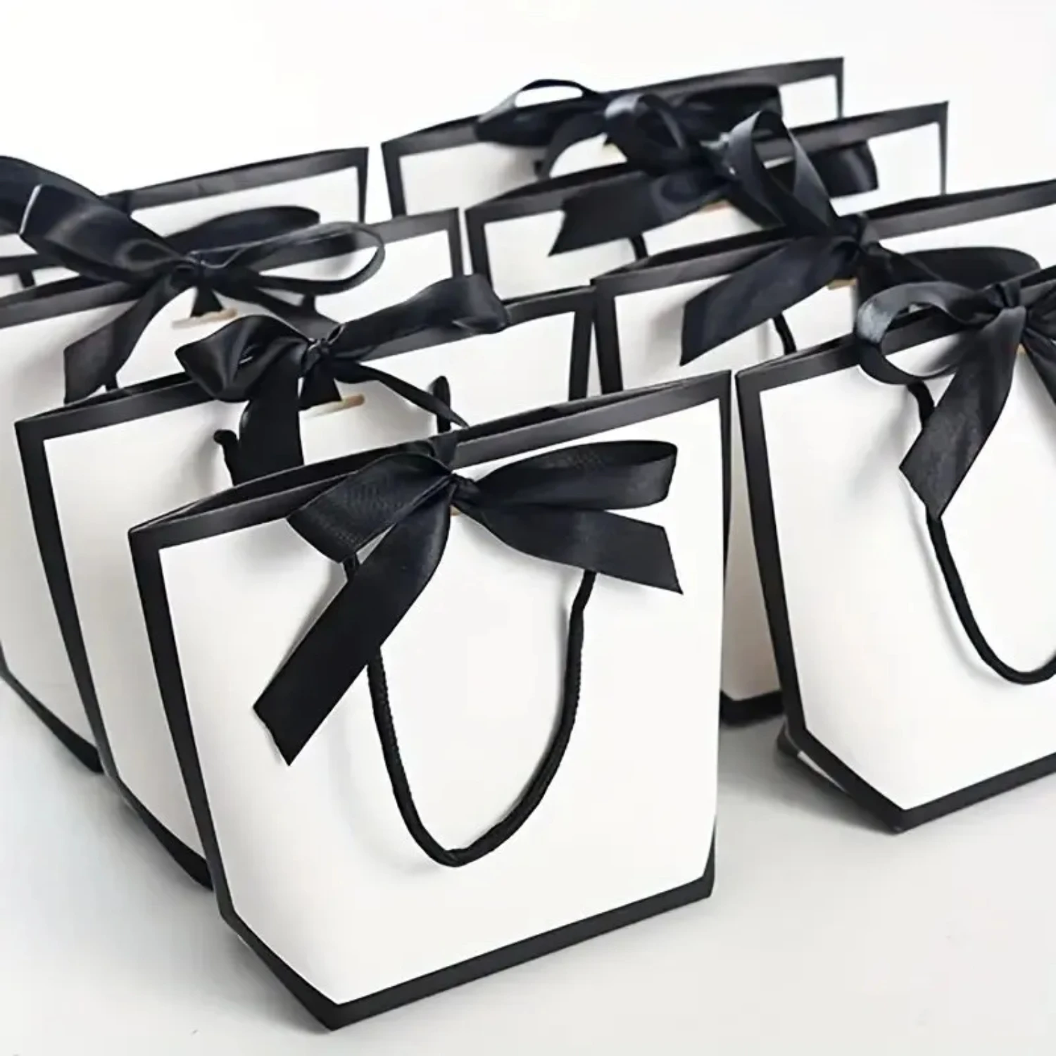5pcs Ribbon Bow White Pardboard Paper Tote Gift Bags with Handles Shopping Party Wedding Party Birthday Retail Bags
5pcs Ribbon Bow White Pardboard Paper Tote Gift Bags with Handles Shopping Party Wedding Party Birthday Retail Bags