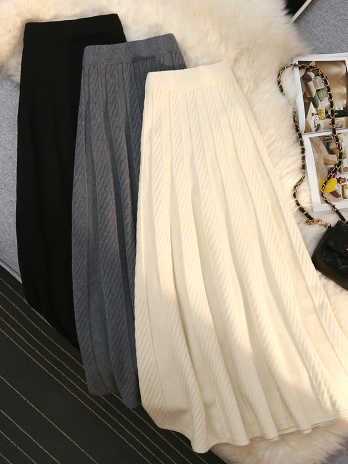 Женская модная универсальная юбка-миди А-силуэта с высокой талией, вязаная, с большим оборотным подолом, осенне-зимняя новинка
Женская модная универсальная юбка-миди А-силуэта с высокой талией, вязаная, с большим оборотным подолом, осенне-зимняя новинка