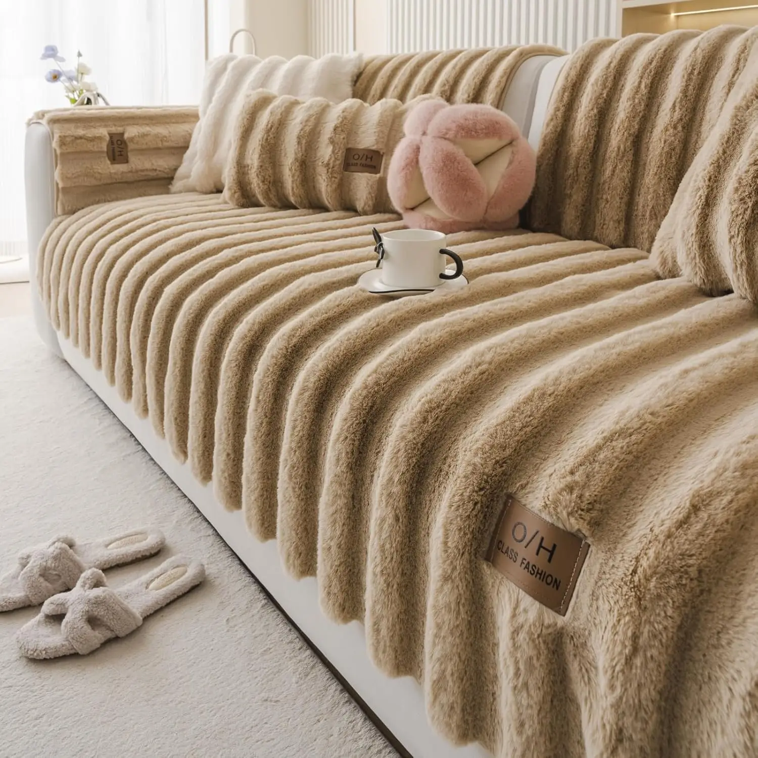 Fuzzy Rabbit Plush Sofa Cover Thi Soft Fur Sectional Couch Cover Furry Fluffy Cushion Cover Non-Slip Sofa Slipcovers Vertical
Fuzzy Rabbit Plush Sofa Cover Thi Soft Fur Sectional Couch Cover Furry Fluffy Cushion Cover Non-Slip Sofa Slipcovers Vertical