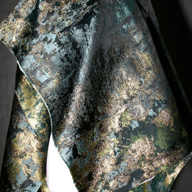 Light Retro New Chinese Double-sided Texture Blue Ink Gilded Jacquard Fabric Creative Top Gift Clothing Designer Fabric
Light Retro New Chinese Double-sided Texture Blue Ink Gilded Jacquard Fabric Creative Top Gift Clothing Designer Fabric