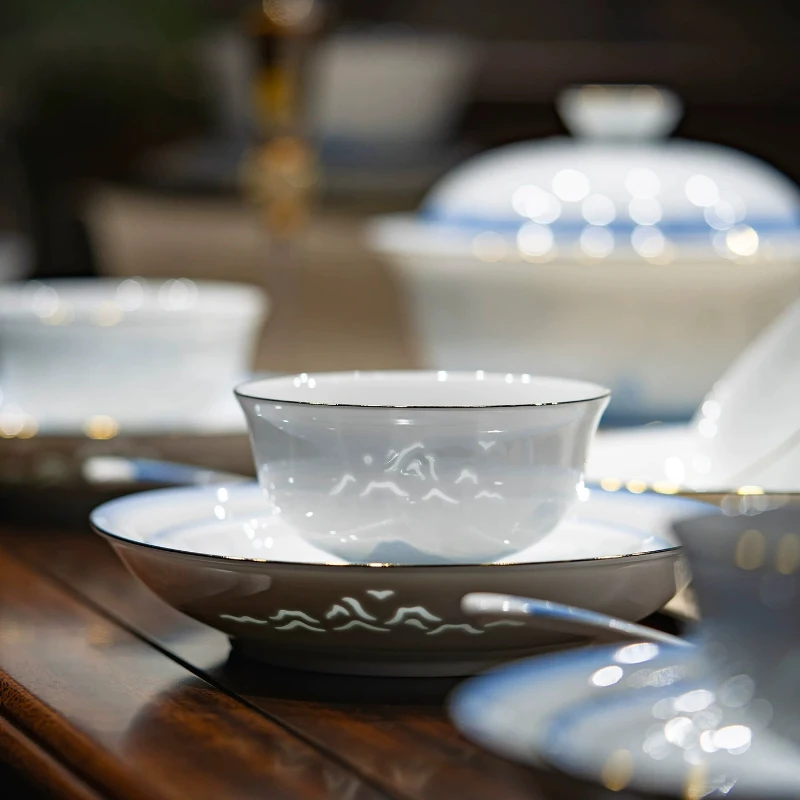 High temperature porcelain tableware set household blue and white exquisite new wedding gift light luxury dishes
High temperature porcelain tableware set household blue and white exquisite new wedding gift light luxury dishes