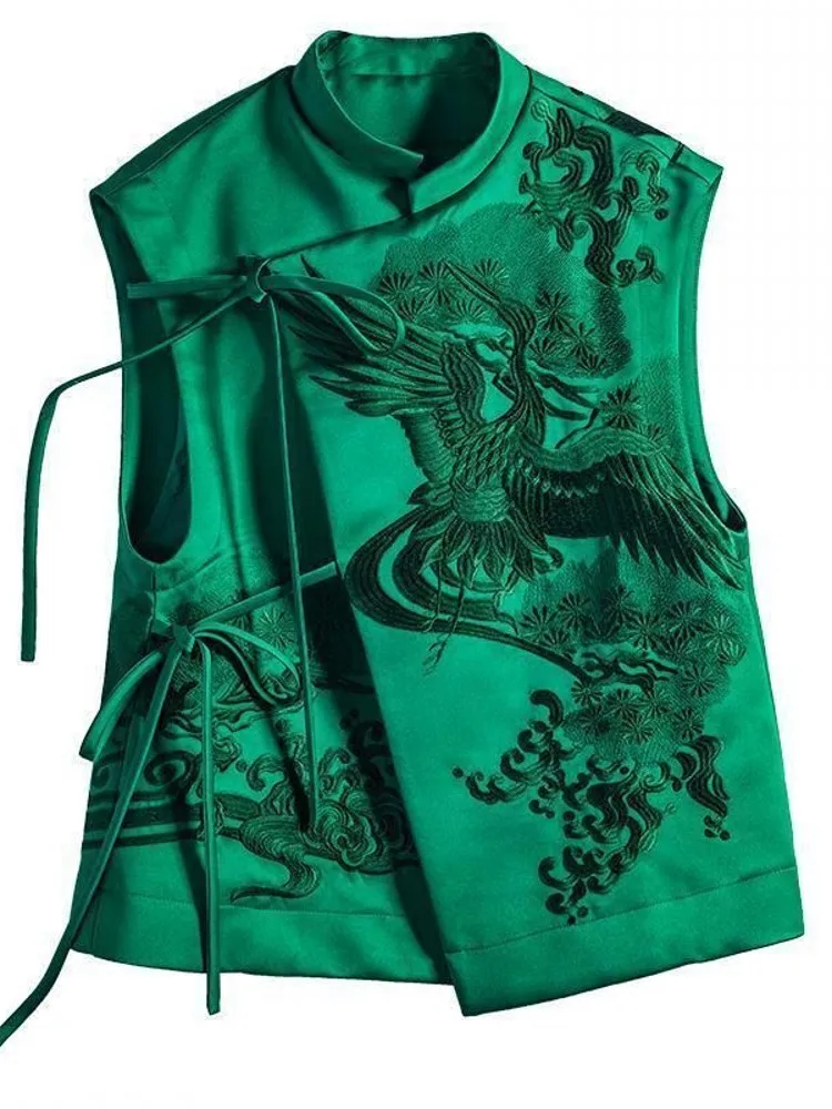 2022 high-end women embroidery vest top chinese style retro elegant lady sleeveless vest female waistcoats sleeveless hanfu coat
2022 high-end women embroidery vest top chinese style retro elegant lady sleeveless vest female waistcoats sleeveless hanfu coat