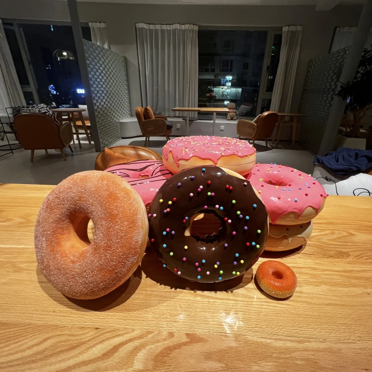 Large Simulation Donuts Bread Stress Relief Fake Bread Cake Home Decor Display Wedding Sweet Decortions Photography Props
Large Simulation Donuts Bread Stress Relief Fake Bread Cake Home Decor Display Wedding Sweet Decortions Photography Props