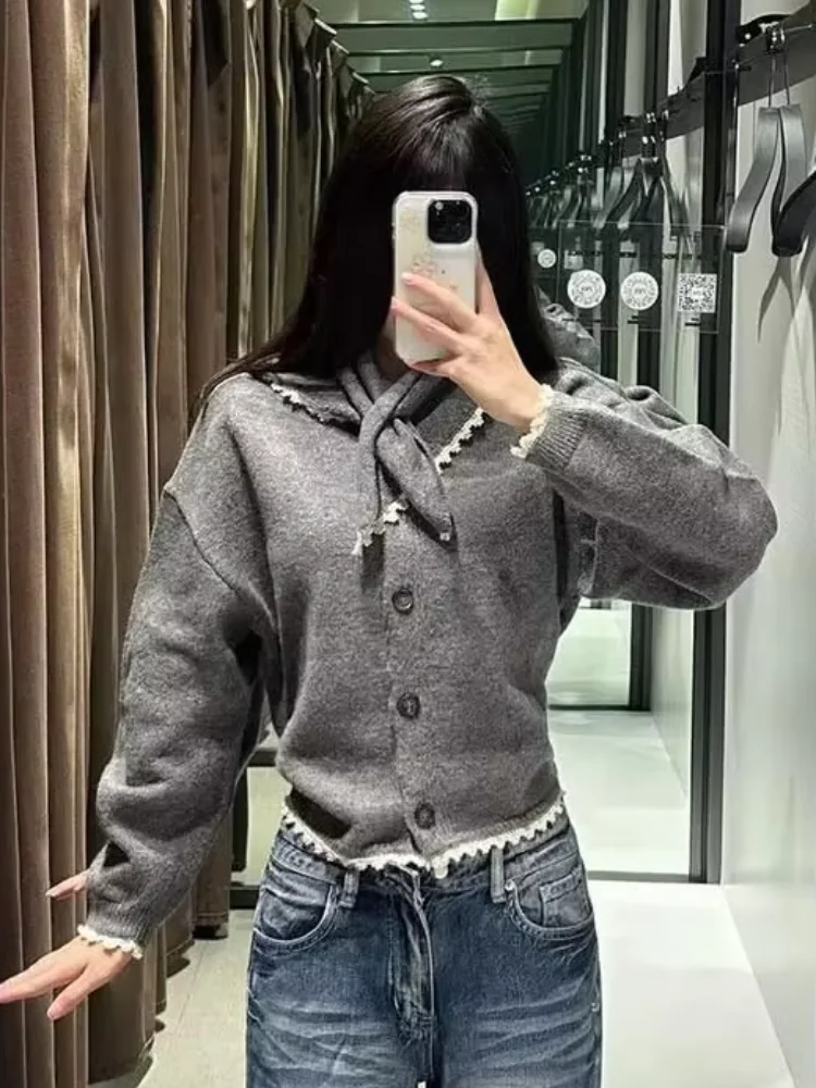 Grey Headscarf Lace Knitted Cardigan Women Casual Long-sleeved Single Breasted Cropped Sweater 2026 Lady Spring Commute Sweaters
Grey Headscarf Lace Knitted Cardigan Women Casual Long-sleeved Single Breasted Cropped Sweater 2026 Lady Spring Commute Sweaters