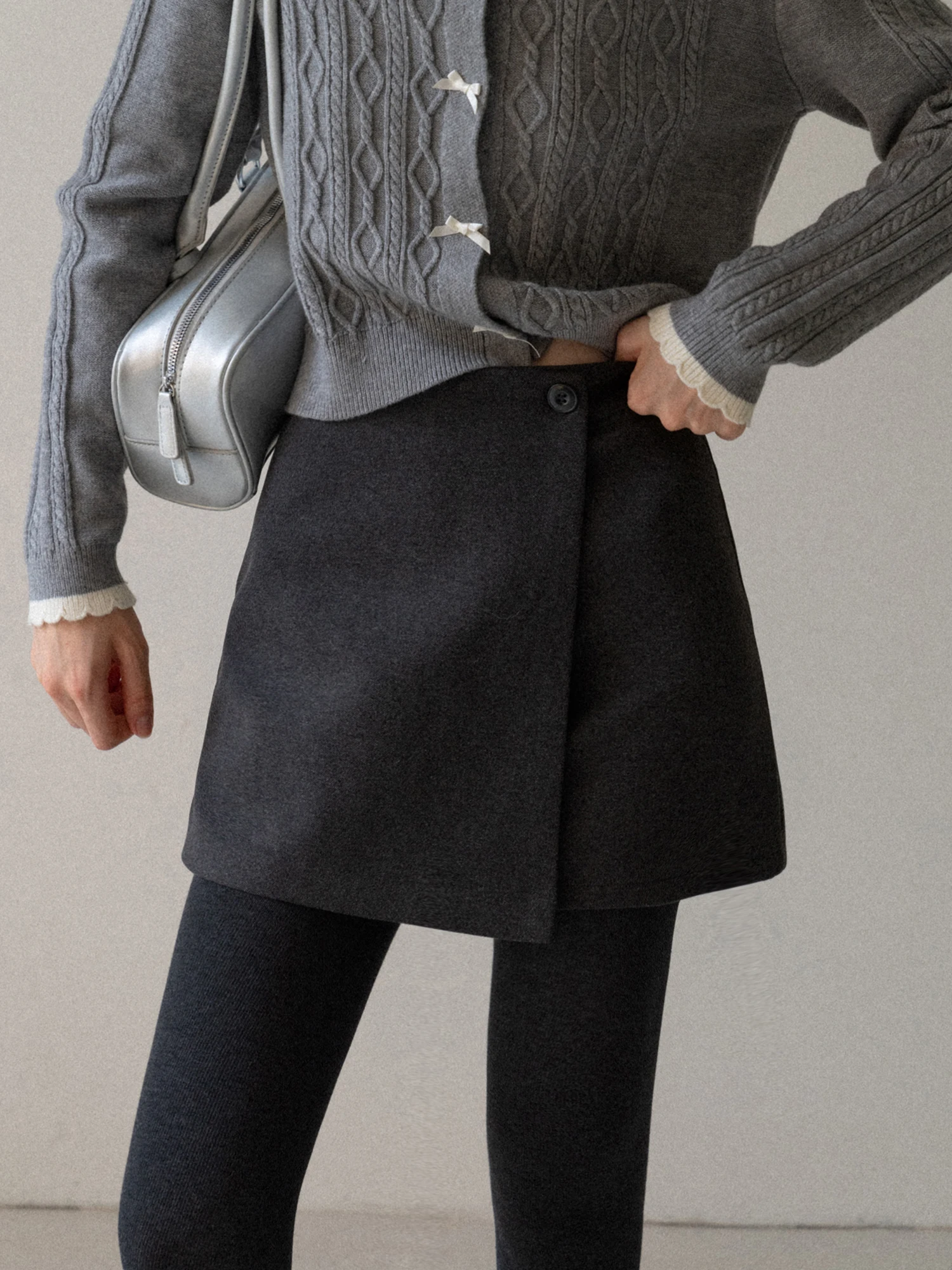 Юбка Eggka с завышенной талией, А-силуэт, женская, из полиэстера, повседневная, имитация двухслойной юбки для женщин
Юбка Eggka с завышенной талией, А-силуэт, женская, из полиэстера, повседневная, имитация двухслойной юбки для женщин