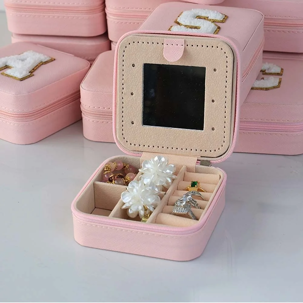 Pink Leather Jewelry Storage Box Zipper with Mirror Letter Jewelry Case Dustproof Earrings Necklace Jewelry Display Holder
Pink Leather Jewelry Storage Box Zipper with Mirror Letter Jewelry Case Dustproof Earrings Necklace Jewelry Display Holder