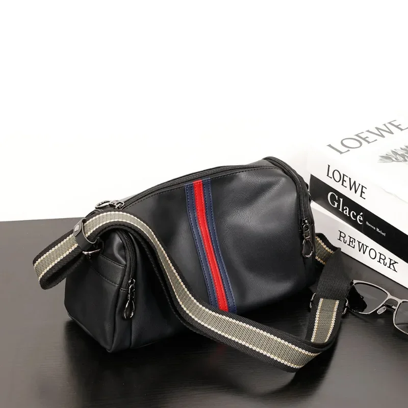 2025 New Men's Crossbody Bags Casual Fashion Striped Crossbody Shoulder Bag Men Barrel Shaped Soft PU Leather Shoulder Bag Bolsa
2025 New Men's Crossbody Bags Casual Fashion Striped Crossbody Shoulder Bag Men Barrel Shaped Soft PU Leather Shoulder Bag Bolsa