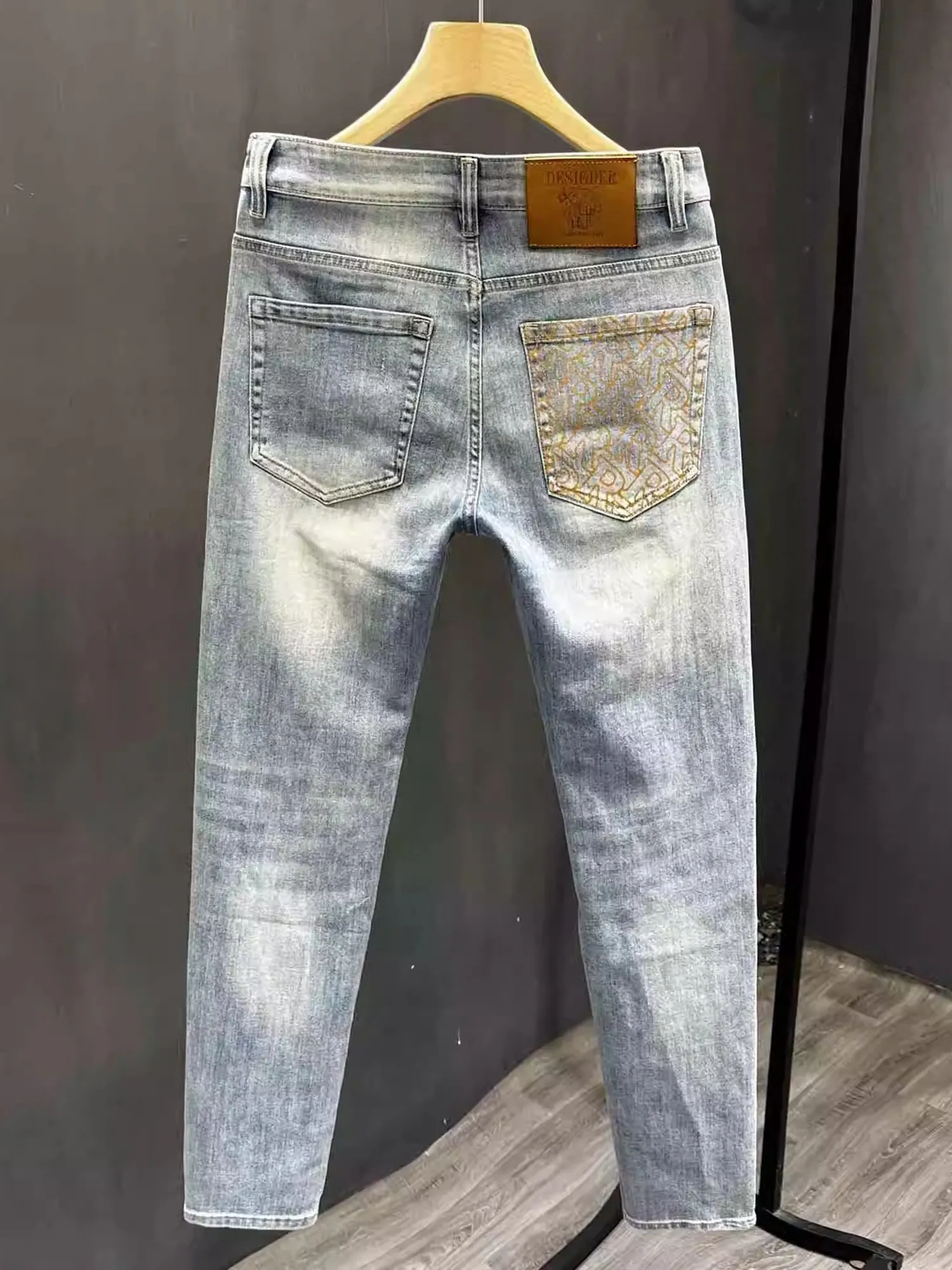 High-End Light Blue Men's Jeans Trendy Brand Summer Thin Style Elastic Pants Korean Version Slim Fit Casual Cotton Stretch
High-End Light Blue Men's Jeans Trendy Brand Summer Thin Style Elastic Pants Korean Version Slim Fit Casual Cotton Stretch