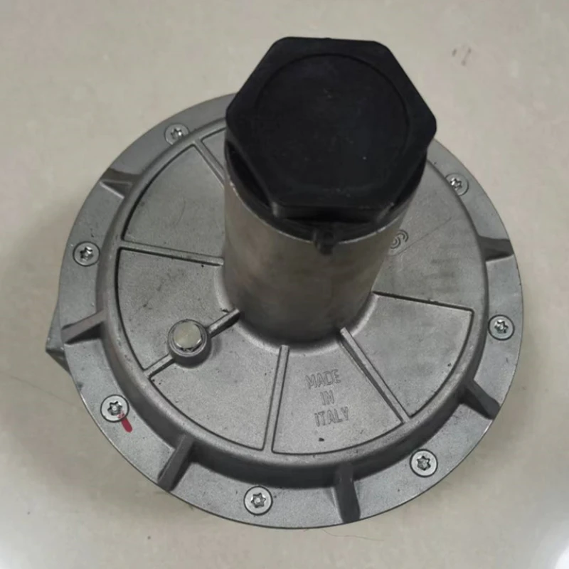 Truck combustion machine pressure reducing valve, gas pressure regulating valve RGD65-1B RGD80-1B RGD100-1B
Truck combustion machine pressure reducing valve, gas pressure regulating valve RGD65-1B RGD80-1B RGD100-1B