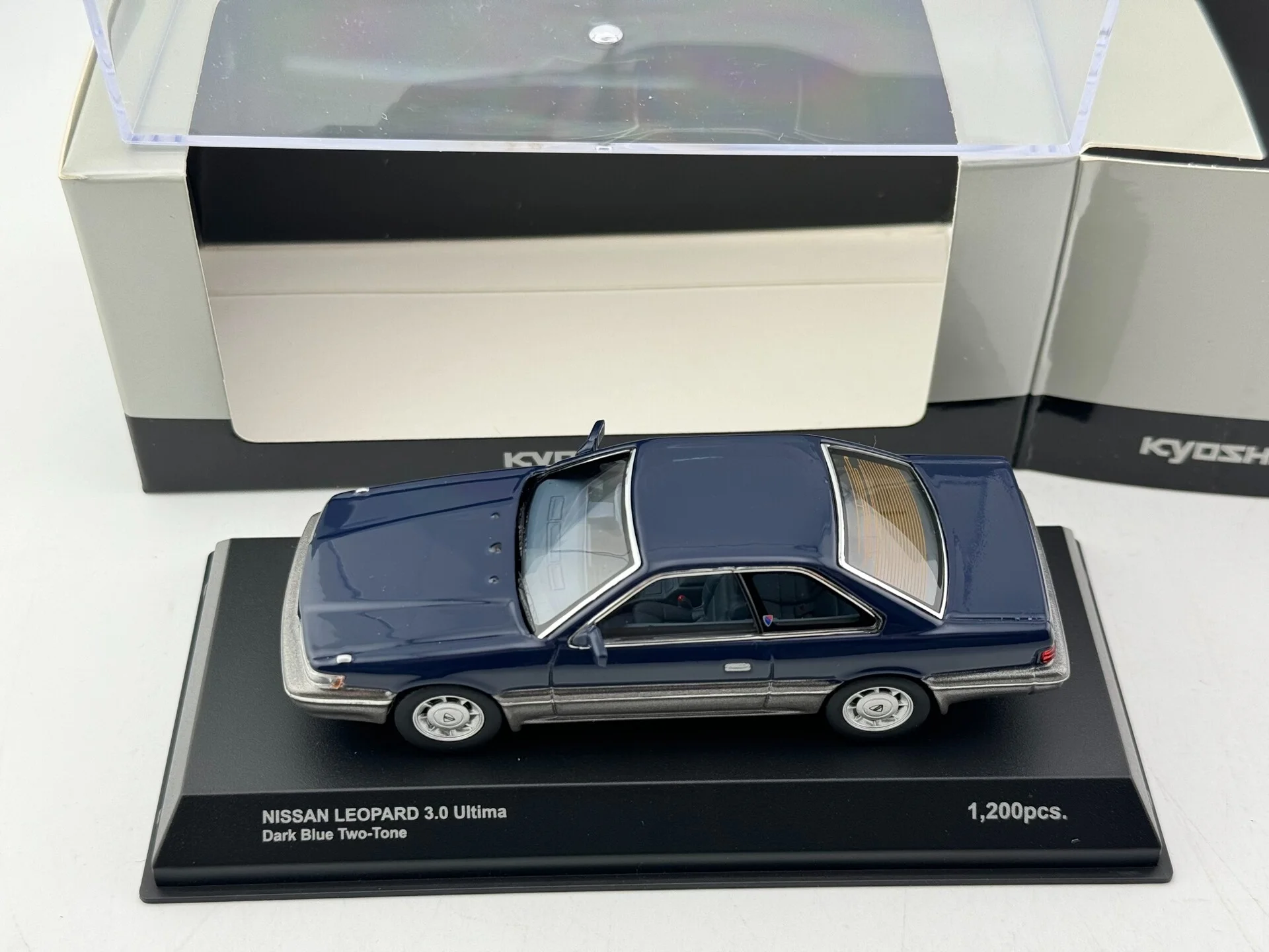 Масштабная модель автомобиля KYOSHO 1/43 Leopard 3.0 Ultima из литого сплава
Масштабная модель автомобиля KYOSHO 1/43 Leopard 3.0 Ultima из литого сплава