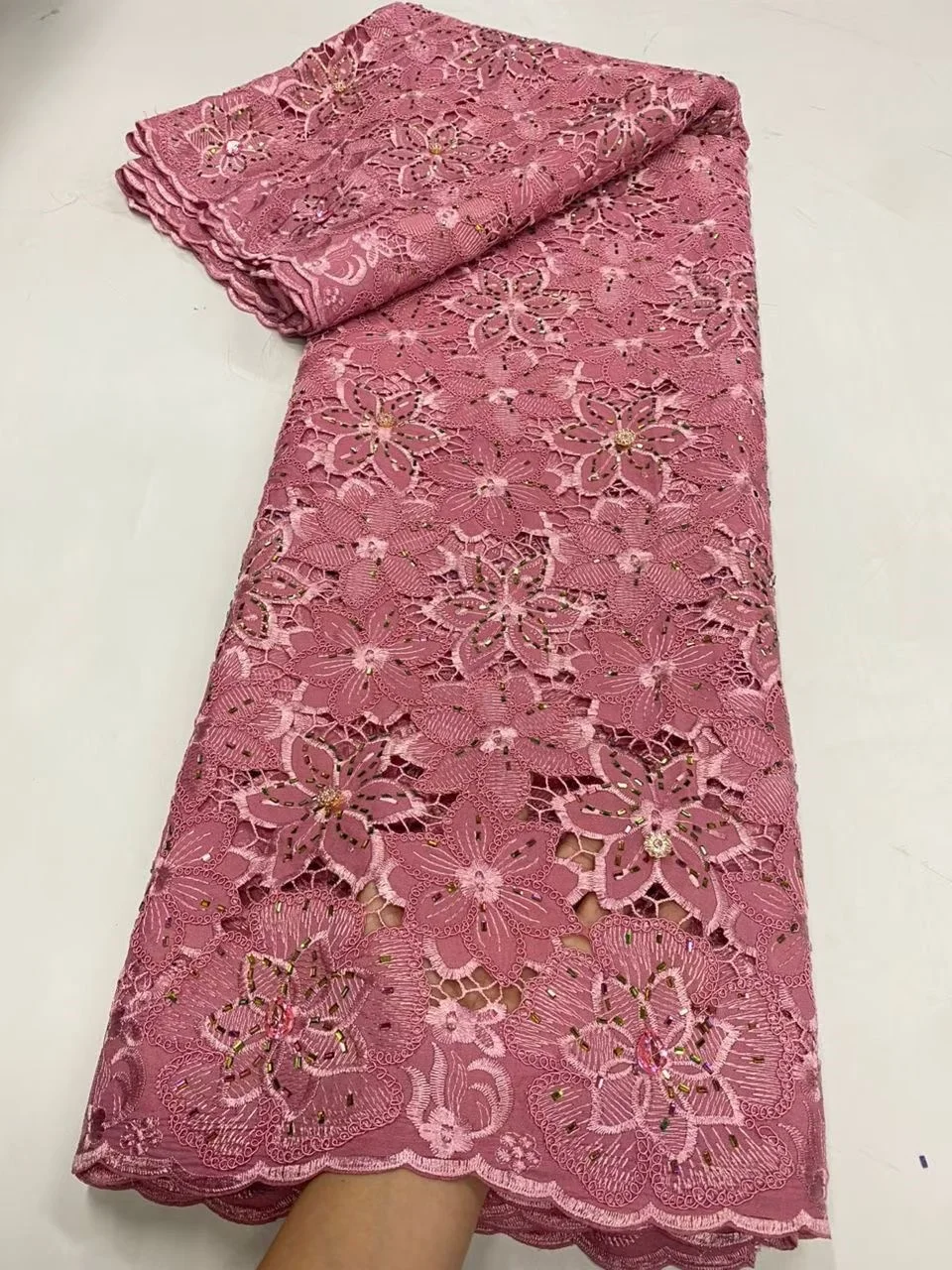High-Quality Africa Nigerian Sequins Cotton Embroidery Lace Fabric Tulle 5 Yards for Wedding Party Dresses Chiffon JL564 2026
High-Quality Africa Nigerian Sequins Cotton Embroidery Lace Fabric Tulle 5 Yards for Wedding Party Dresses Chiffon JL564 2026