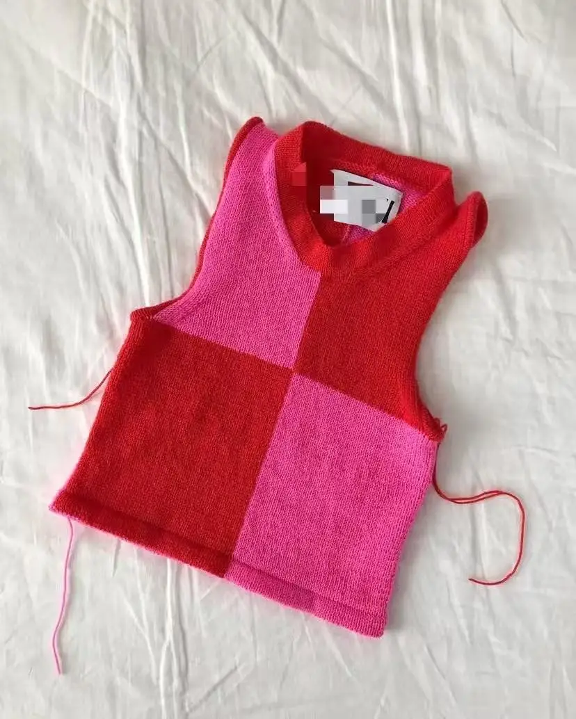 2026 new camisole vest short top women's summer dopamine outer wear slimming sleeveless knit shirt
2026 new camisole vest short top women's summer dopamine outer wear slimming sleeveless knit shirt