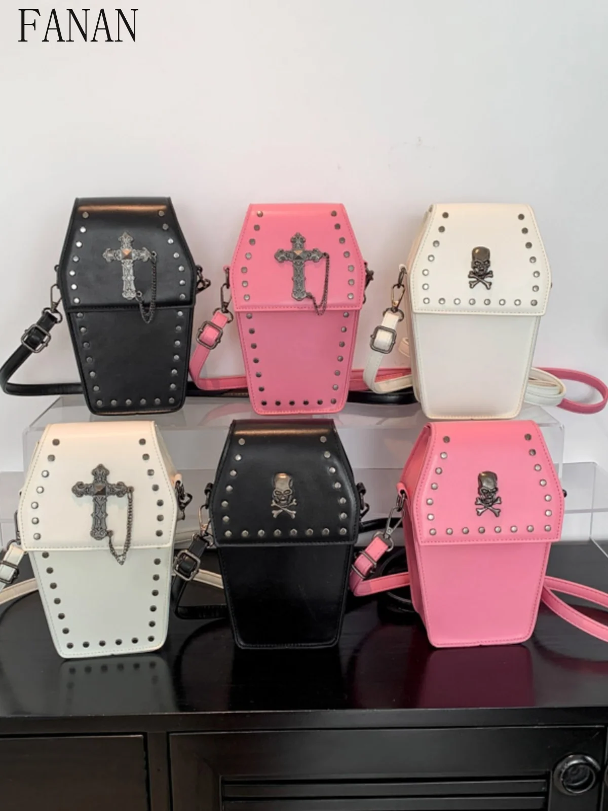 Dark Gothic Style Shoulder Bag Sweet Cute Motorcycle Fashion Rivet Women's Crossbody Phone Bags Fashion Girl Handbags
Dark Gothic Style Shoulder Bag Sweet Cute Motorcycle Fashion Rivet Women's Crossbody Phone Bags Fashion Girl Handbags