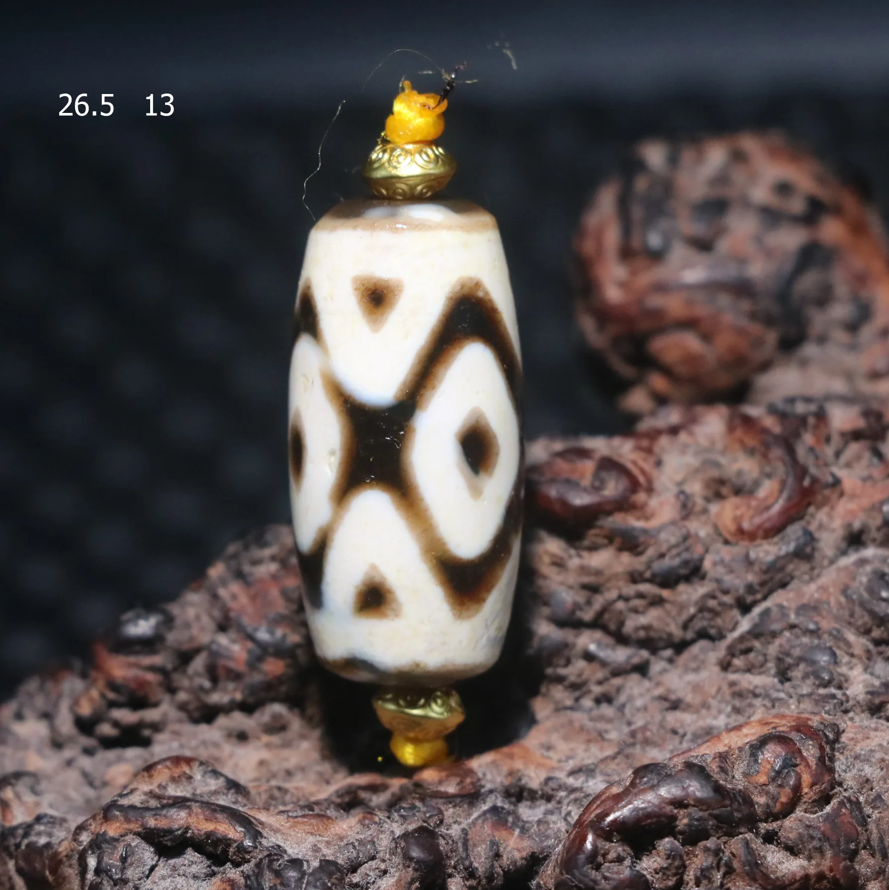 A Power Energy Tibetan old Agate Oily Patina 3 Kingkong Eyed Peak dZi Bead Amulet Fit For Bracelet Gem Amulet Treasure Jewelry
A Power Energy Tibetan old Agate Oily Patina 3 Kingkong Eyed Peak dZi Bead Amulet Fit For Bracelet Gem Amulet Treasure Jewelry