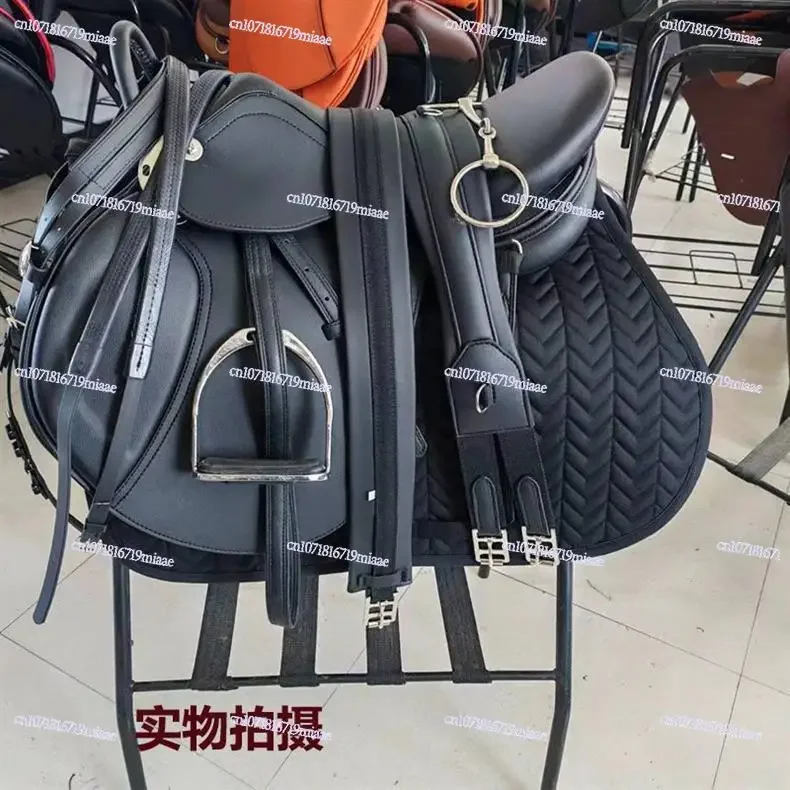 Comprehensive Saddle Full Set of British Equestrian Teaching Tourists Wild Riding Microfiber Double Belly with Obstacle Coach
Comprehensive Saddle Full Set of British Equestrian Teaching Tourists Wild Riding Microfiber Double Belly with Obstacle Coach