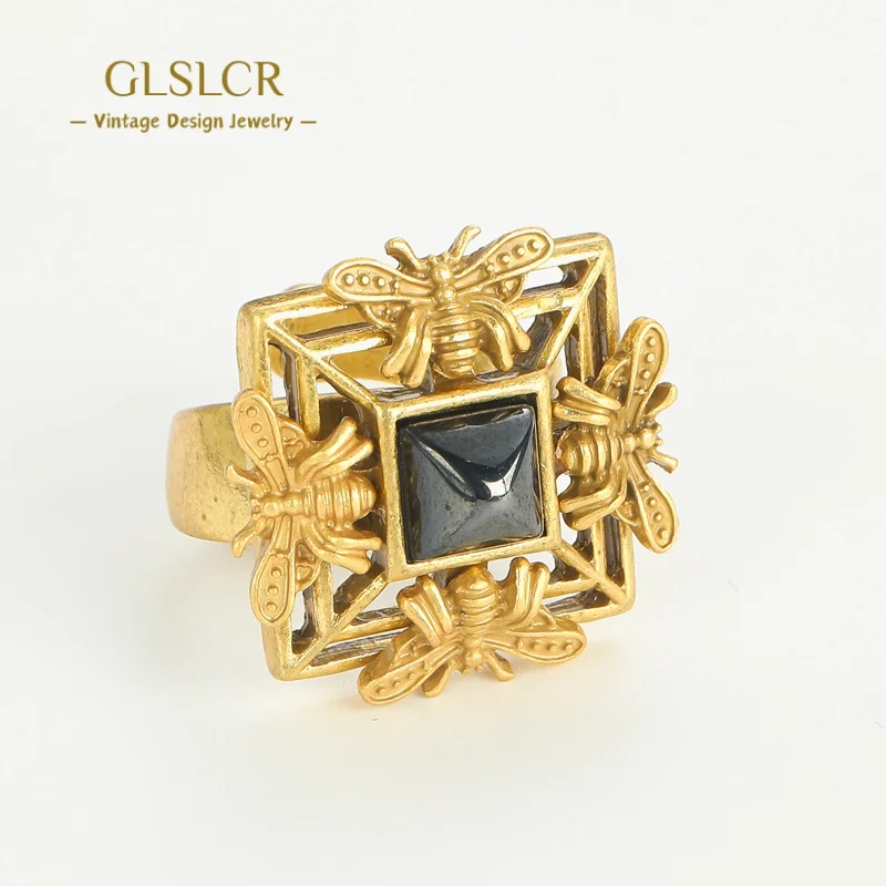Vintage Square Antique Gold Color Bee Rings Black Crystal Luxury Brands Woman Accessories Hollow Jewelry 2025 Christmas Prom
Vintage Square Antique Gold Color Bee Rings Black Crystal Luxury Brands Woman Accessories Hollow Jewelry 2025 Christmas Prom