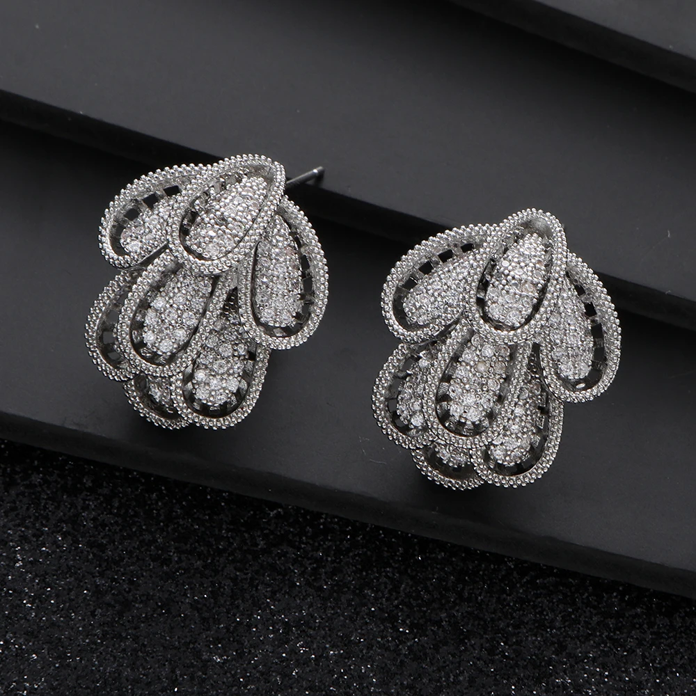 Exquisite Folwer Within Micro Paved Cubic Zirconia Big Stud Earrings For Bridal White Gold Color Luxury Jewelry For Women D0692
Exquisite Folwer Within Micro Paved Cubic Zirconia Big Stud Earrings For Bridal White Gold Color Luxury Jewelry For Women D0692