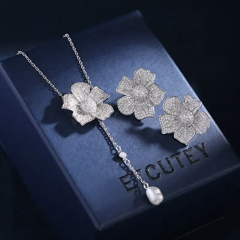 Light Luxury Style Jewelry Set Wholesale Niche High-End Earrings Trendy Flower Freshwater Pearl Tassel Necklace Collarbone Chain
Light Luxury Style Jewelry Set Wholesale Niche High-End Earrings Trendy Flower Freshwater Pearl Tassel Necklace Collarbone Chain