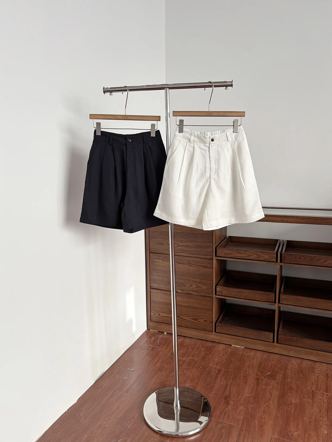 Commute Casual Simple High Waist Suit Shorts Women Summer 2026 New Korean Style Versatile Slimming Loose Wide Leg Pants
Commute Casual Simple High Waist Suit Shorts Women Summer 2026 New Korean Style Versatile Slimming Loose Wide Leg Pants